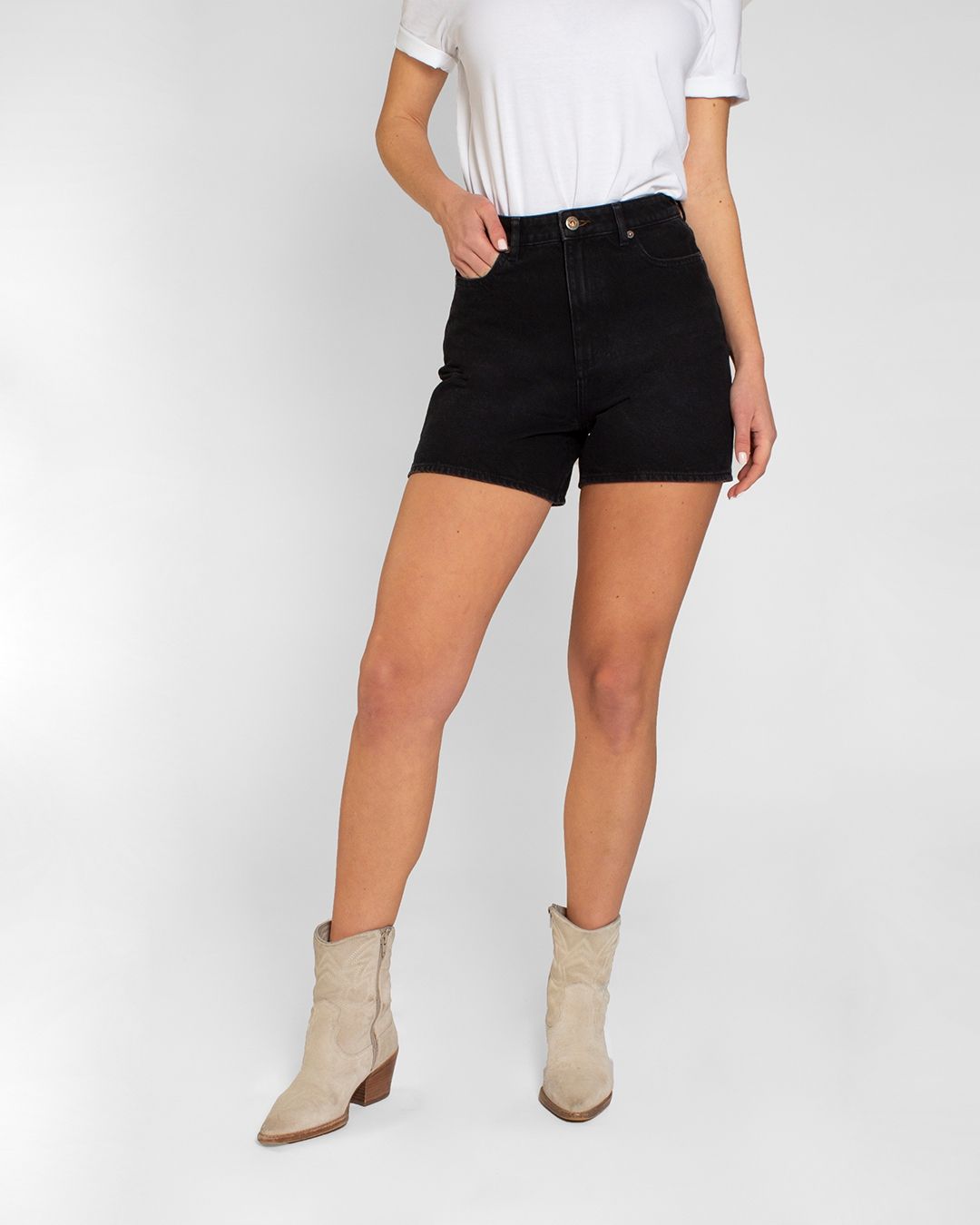 Kuyichi womens vegan Short Demi Black